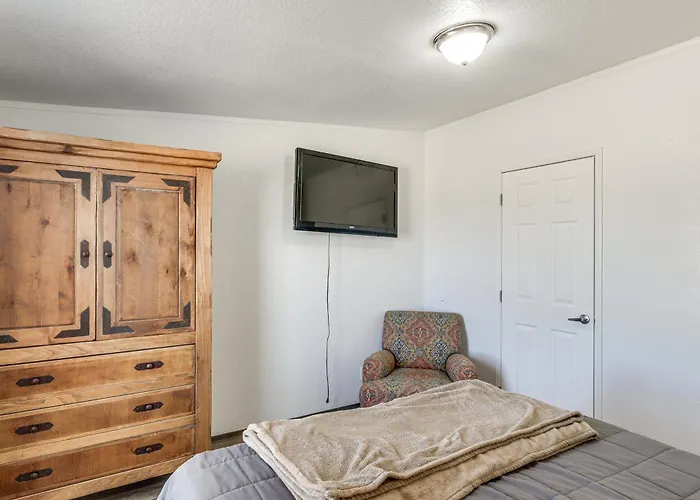 Magnolia Manor House: Desert Escape, Mtn Views *