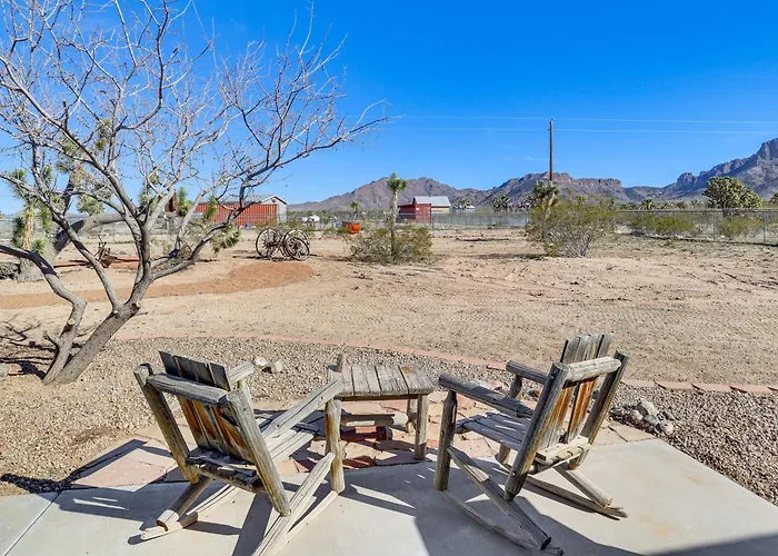 Holiday home Magnolia Manor House: Desert Escape, Mtn Views *