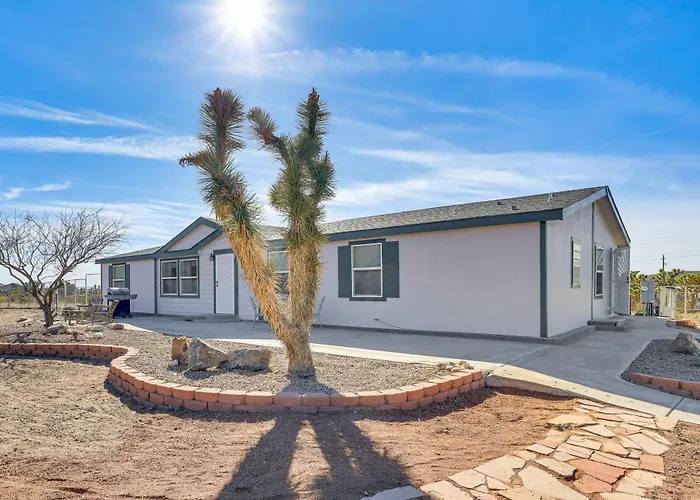 Holiday home Magnolia Manor House: Desert Escape, Mtn Views *